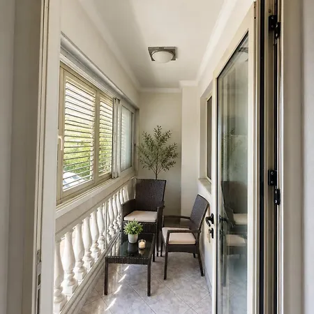 Appartamento Modern 2br Garden Near Bus Terminal