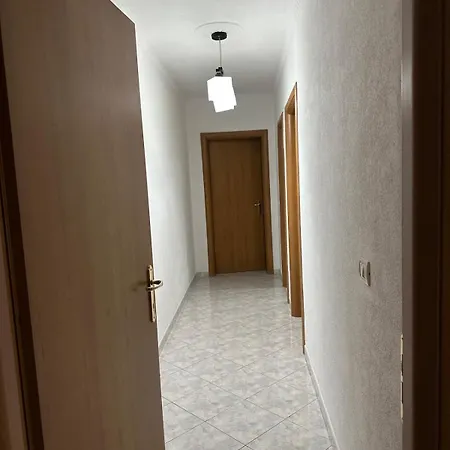 Appartamento Modern 2br Garden Near Bus Terminal